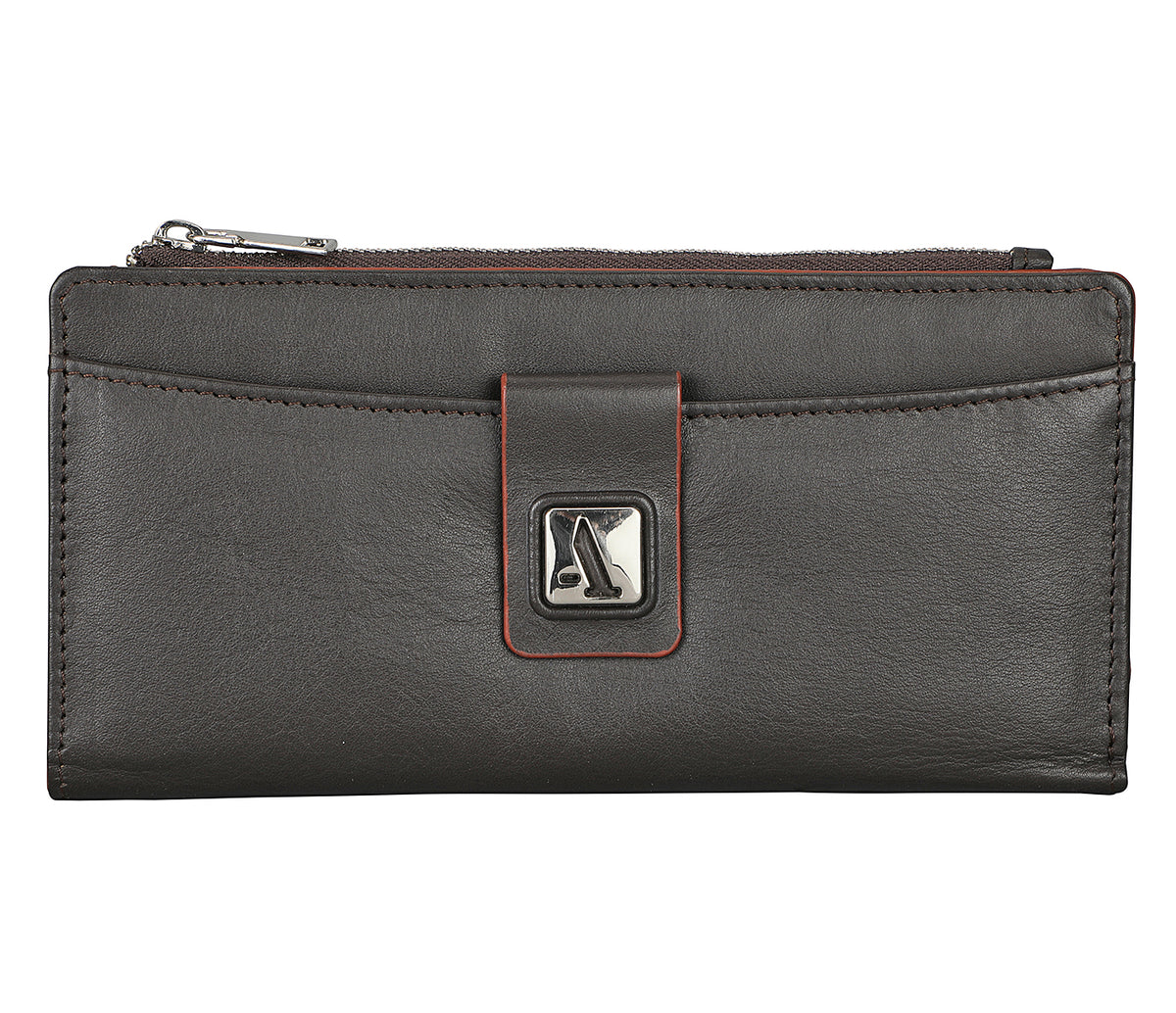 Claudita Womens Wallet - Brown / Tan